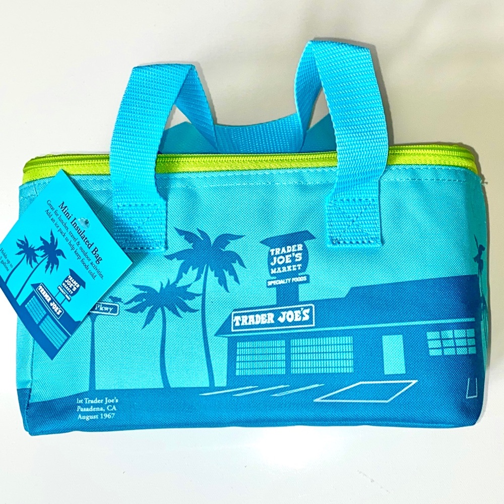 NWT Trader Joe’s Set of 2 MINI BLUE & MINI PEACH Insulated Cooler Bags. - Picture 2 of 10